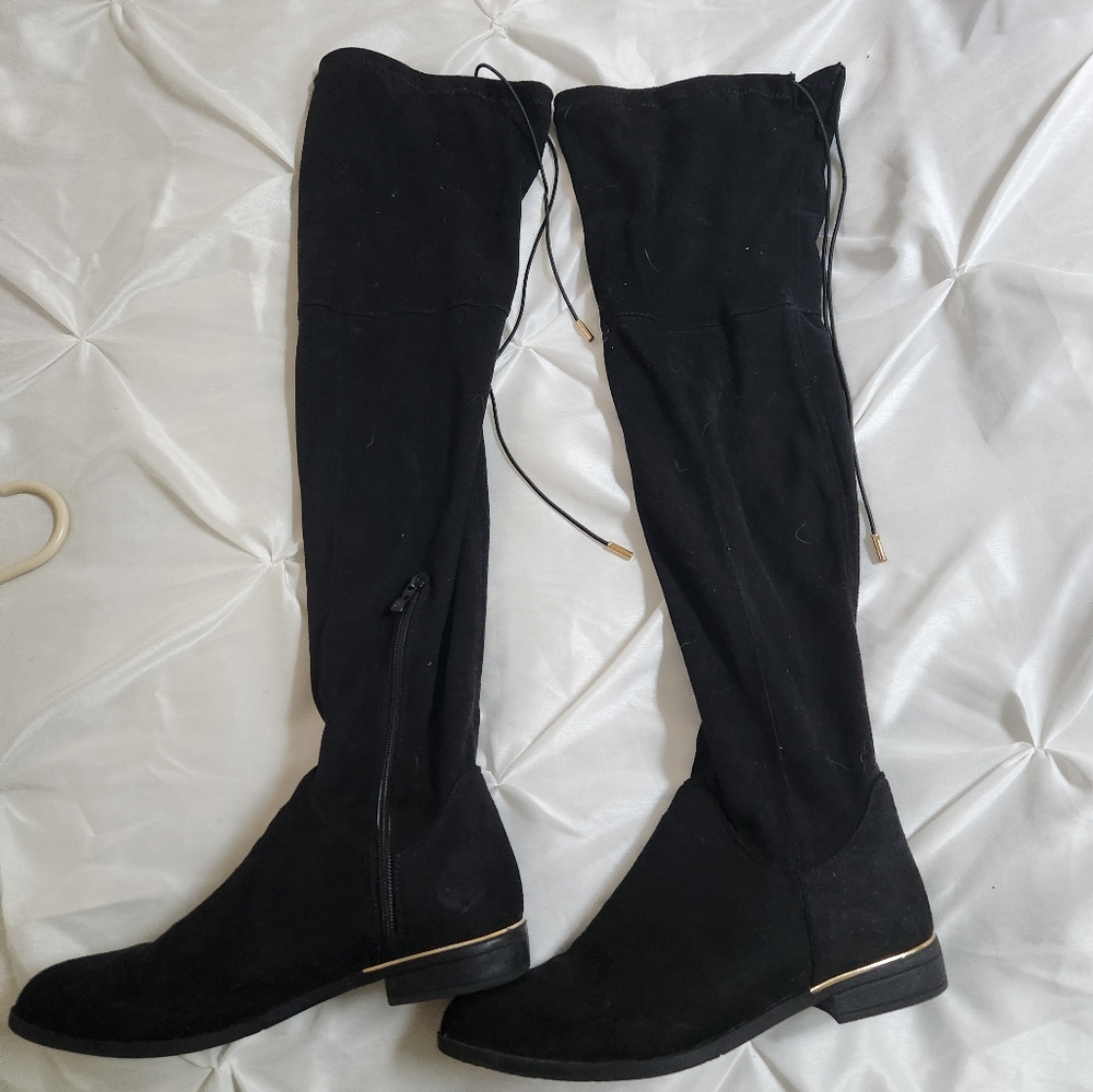 Like new Wanted Over the Knee/ Cuff  Boot, Black